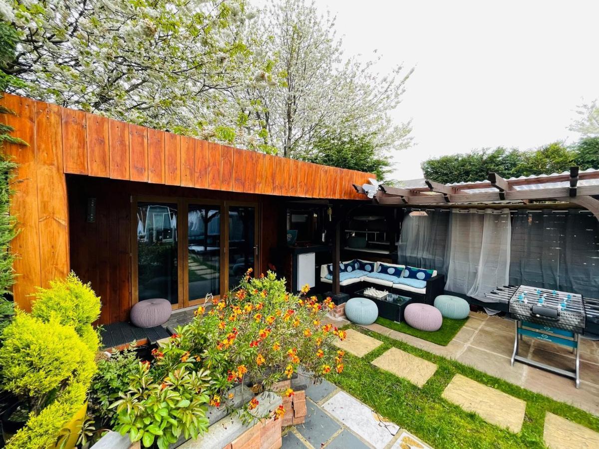 Tropical Style House Near Newcastle City Centre 外观 照片