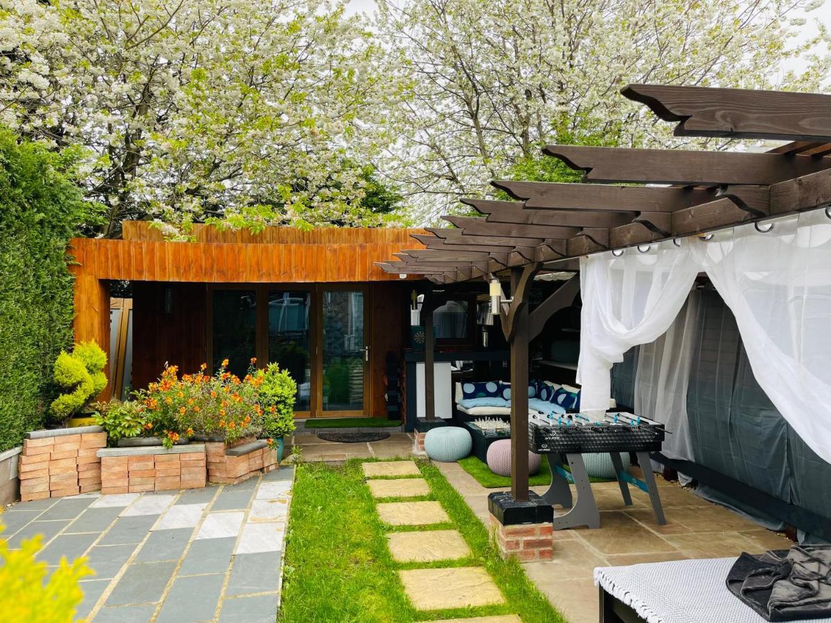Tropical Style House Near Newcastle City Centre 外观 照片